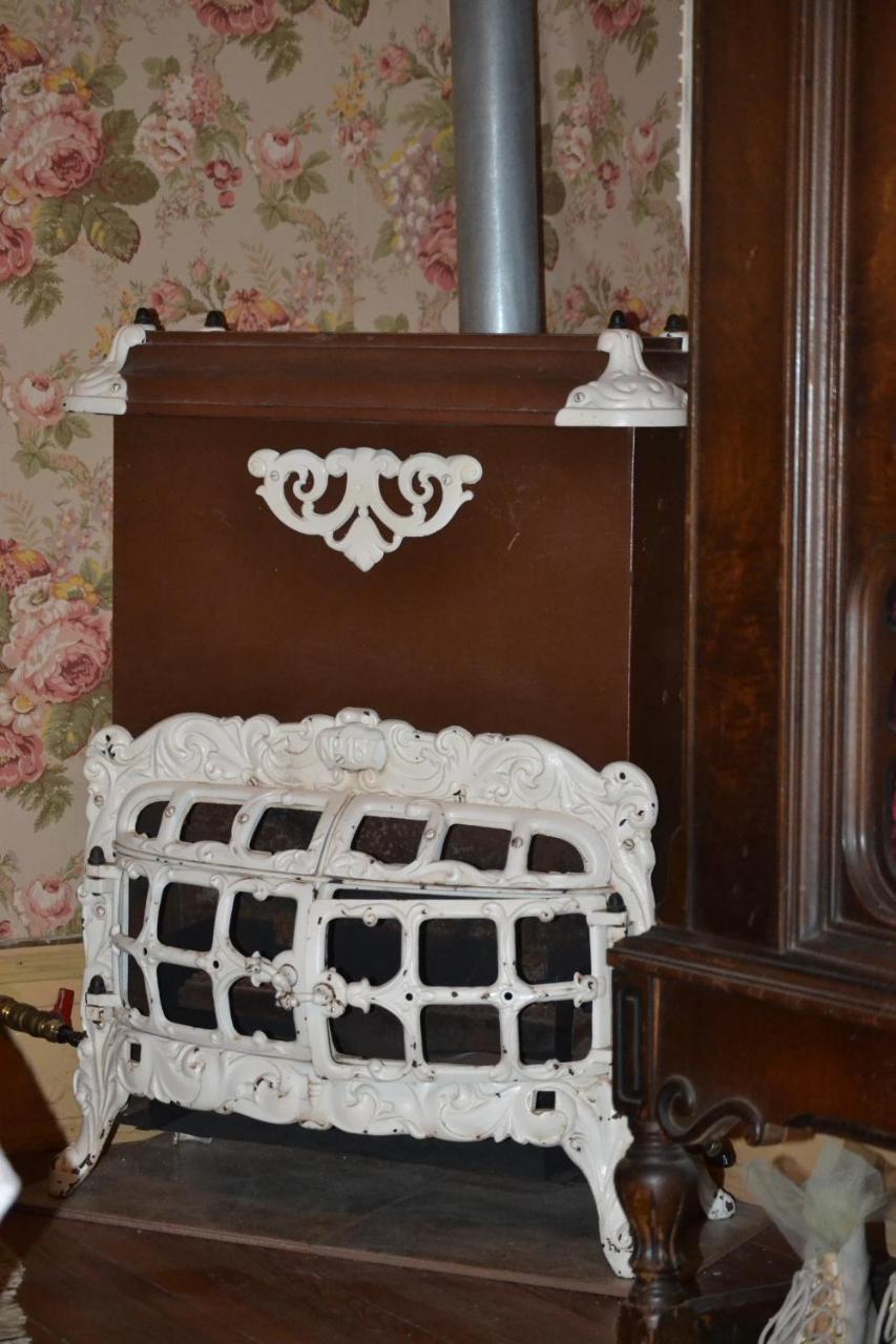 Carleton House Bed And Breakfast Bonham Екстер'єр фото