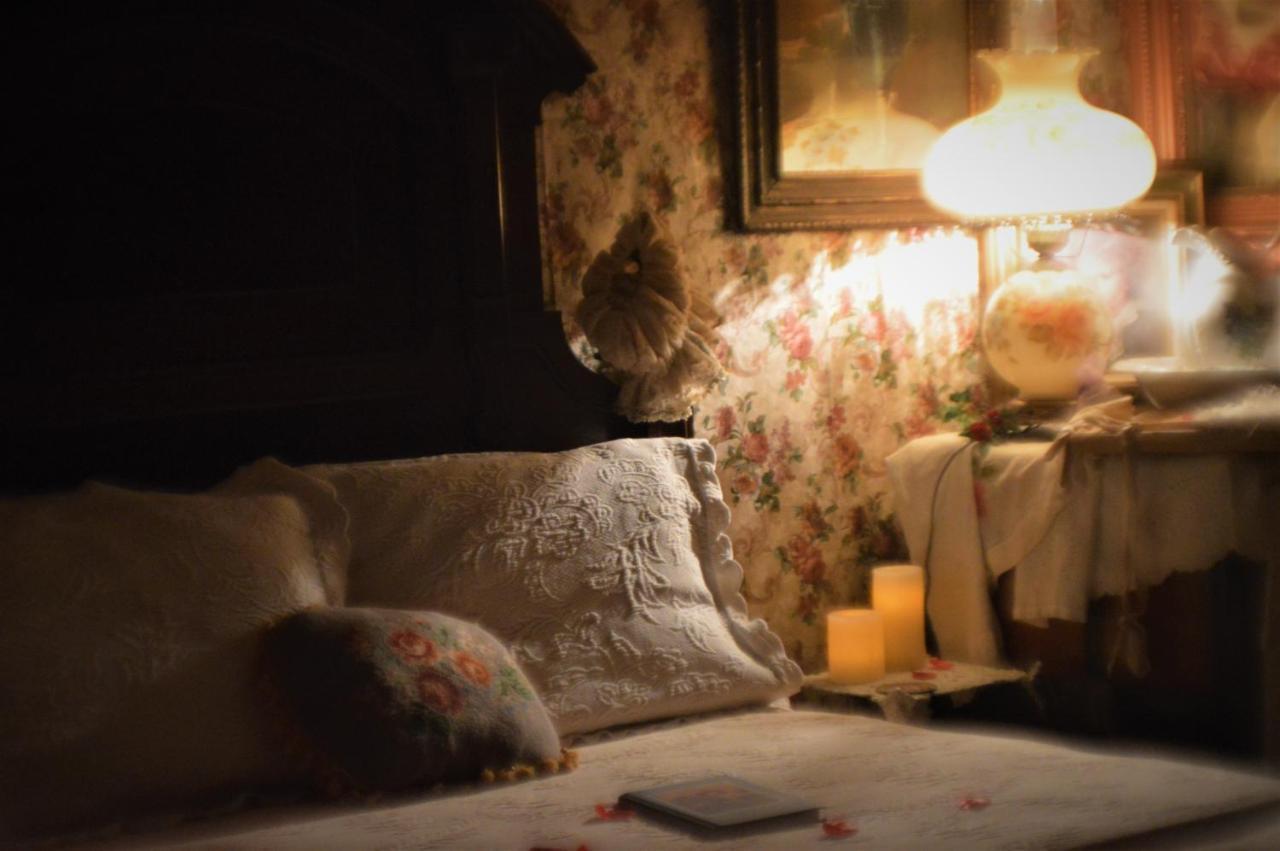 Carleton House Bed And Breakfast Bonham Екстер'єр фото