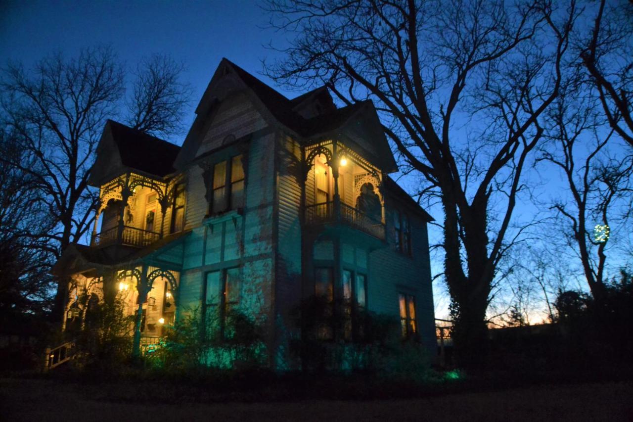 Carleton House Bed And Breakfast Bonham Екстер'єр фото
